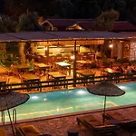 Serender Bungalov Bed & Breakfast Foça