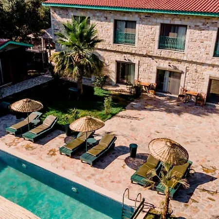 Bed and breakfast Serender Bungalov *